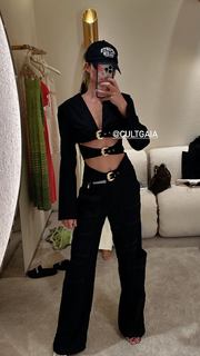 Erika Costell feet photo thumbnail