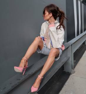 Erika Costell feet photo thumbnail