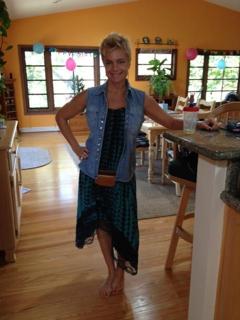 Erika Eleniak feet photo thumbnail