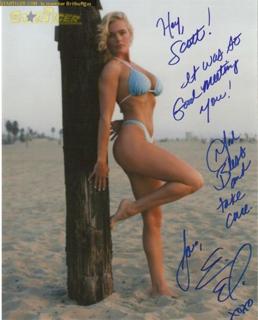 Erika Eleniak feet photo thumbnail