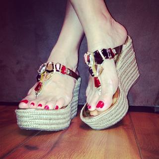 Erika feet photo 9