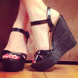 Erika feet photo 4