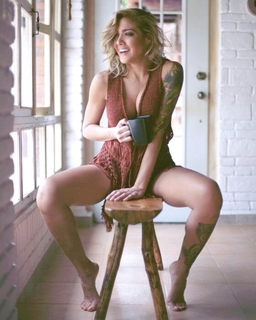 Erika Fernández feet photo 19