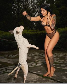 Erika Fernández feet photo 5