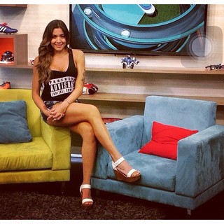 Erika Fernández feet photo 14