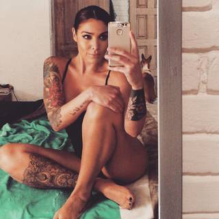 Erika Fernández feet photo 2