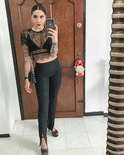 Erika Fernández feet photo 9