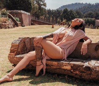 Erika Fernández feet photo 15