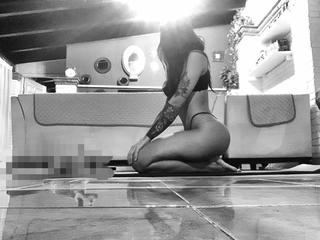 Erika Fernández feet photo 14