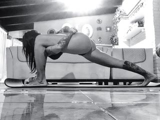 Erika Fernández feet photo 1