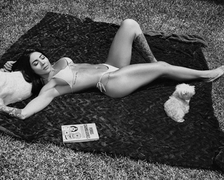 Erika Fernández feet photo 16