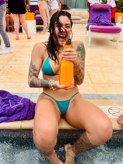 Erika Fernández feet photo 4