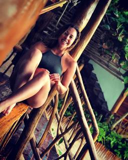 Erika Henningsen feet photo 7