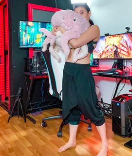 Erika Ishii feet photo 9