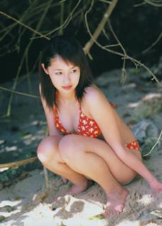 Erika Sawajiri feet photo 17