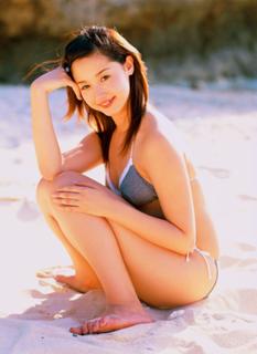 Erika Sawajiri feet photo 14