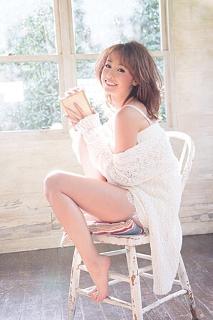 Erika Sawajiri feet photo 8