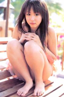 Erika Sawajiri feet photo 16
