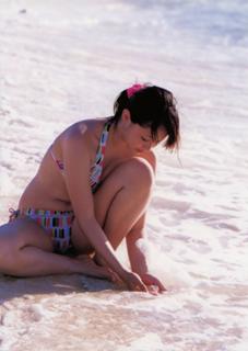 Erika Sawajiri feet photo 14