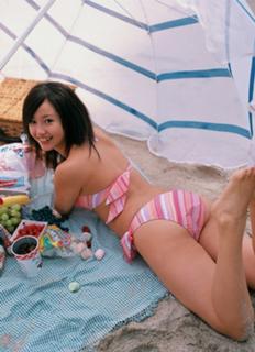 Erika Sawajiri feet photo 17