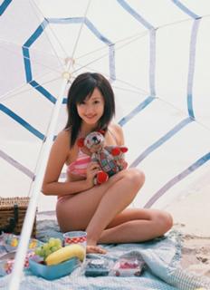Erika Sawajiri feet photo 15