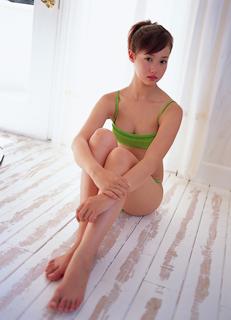Erika Sawajiri feet photo 7