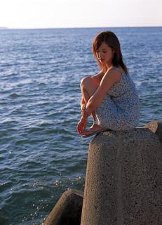 Erika Sawajiri feet photo 17