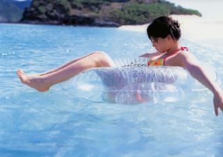 Erika Sawajiri feet photo 3