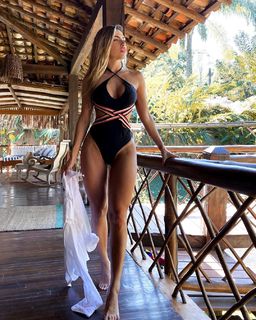 Erika Schneider feet photo 18