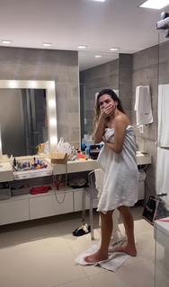Erika Schneider feet photo 17