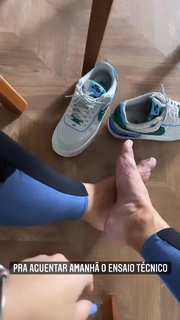 Erika Schneider feet photo 5