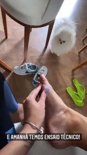 Erika Schneider feet photo 2