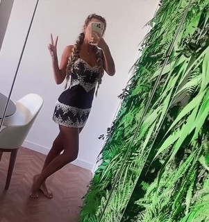 Erika Schneider feet photo 8