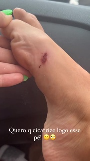Erika Schneider feet photo 10