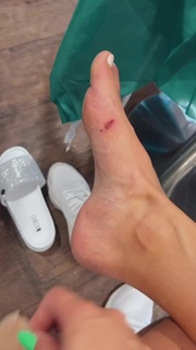 Erika Schneider feet photo 8
