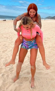 Erika Schneider feet photo 8