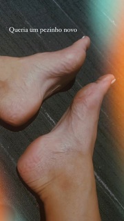Erika Schneider feet photo 5