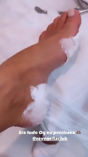 Erika Schneider feet photo 2