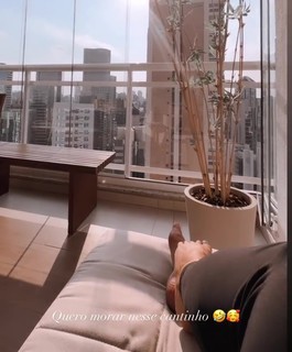 Erika Schneider feet photo 20