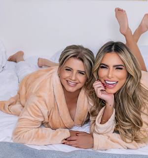 Erika Schneider feet photo 14