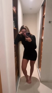 Erika Schneider feet photo 8