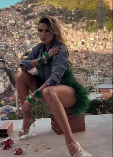 Erika Schneider feet photo 20