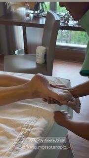 Erika Schneider feet photo 9