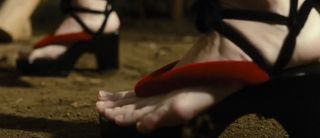 Erika Toda feet photo 3