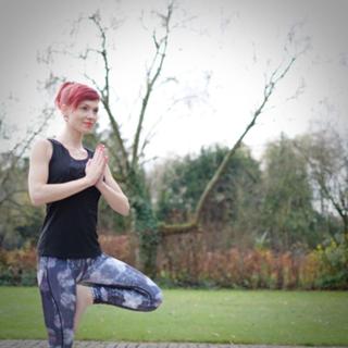 Erika Van Tielen feet photo 3
