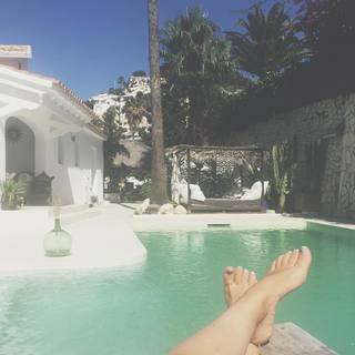 Erika Van Tielen feet photo 3