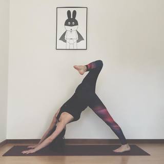 Erika Van Tielen feet photo 3