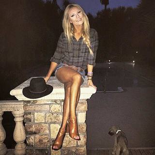 Erin Alvey O'Sullivan feet photo 18