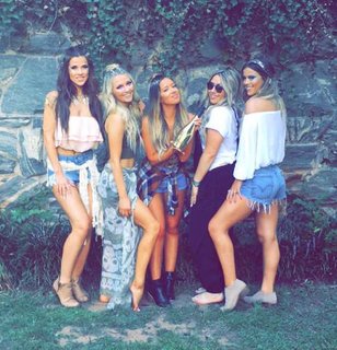 Erin Alvey O'Sullivan feet photo 14