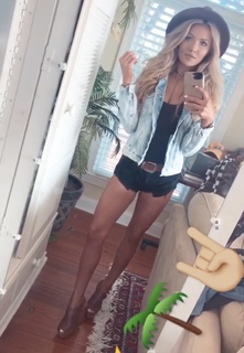 Erin Alvey O'Sullivan feet photo 10